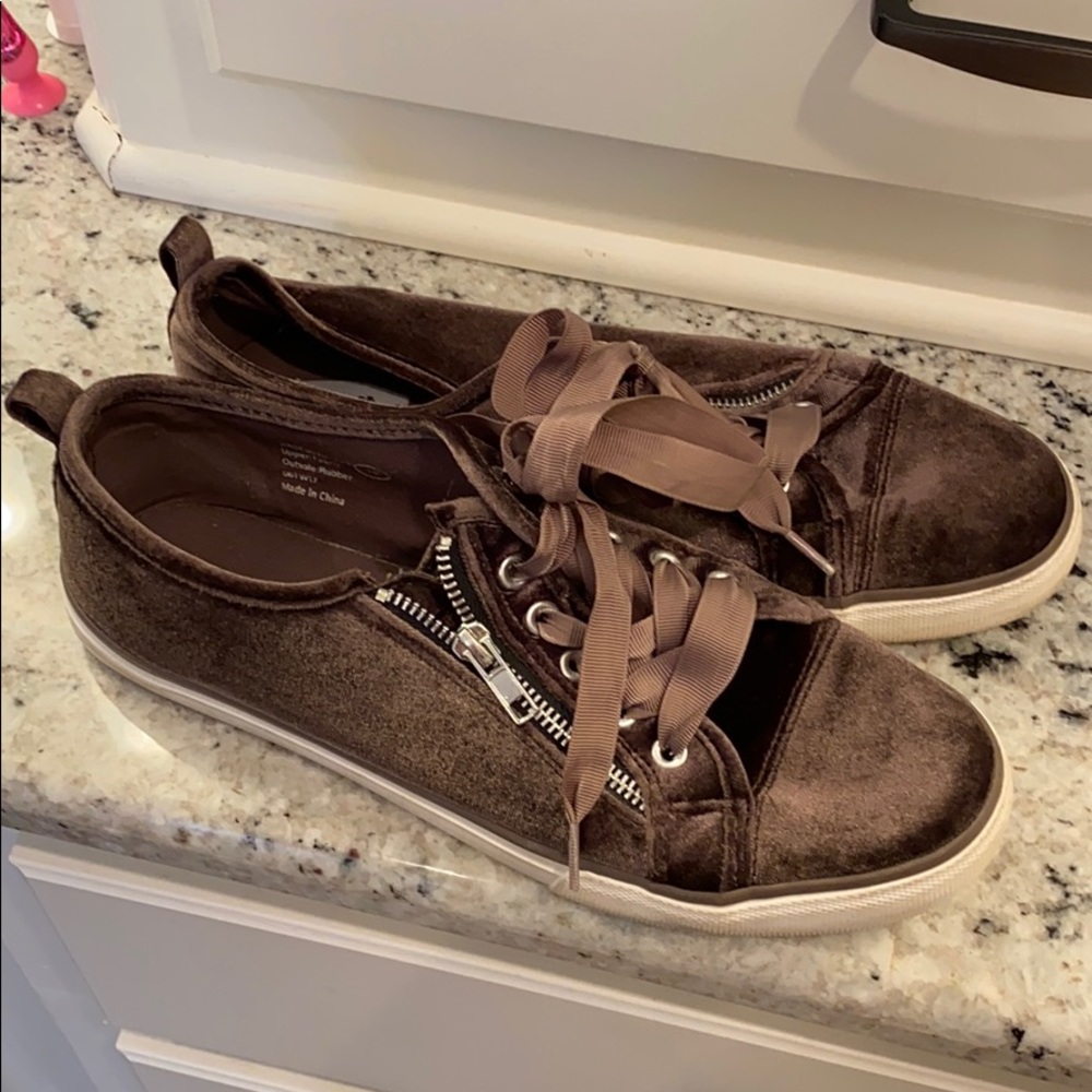 Velvet Sneakers size 10